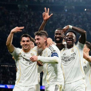 BOB半岛体育-3:0！亿元先生大秀帽子戏法，比肩梅西纪录，皇马半场3球打崩曼城